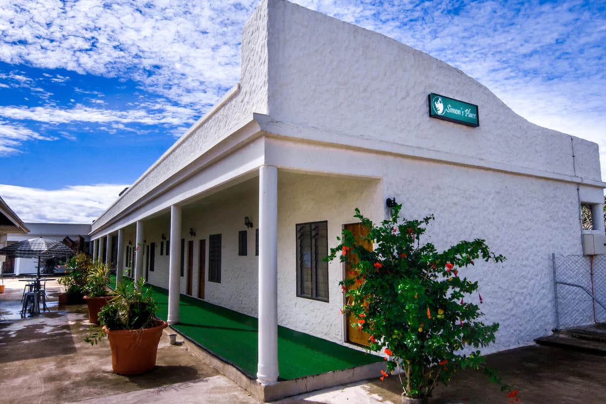 Simon's Place Motel, a tropical garden setting in Nuku'alofa